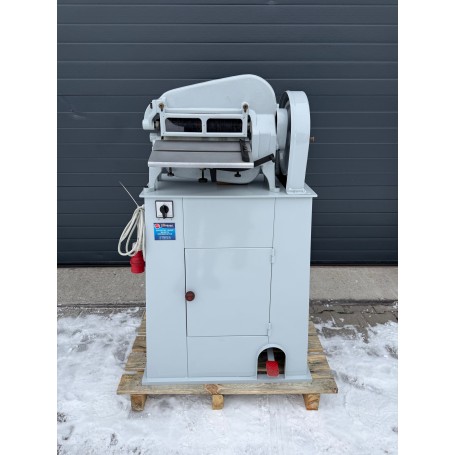 Strapping machine, belt cutter, machine for cutting leather, rubber, felt into strips 300mm